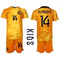 Fotballdrakt Barn Nederland Davy Klaassen #14 Hjemmedraktsett VM 2022 Kortermet (+ Korte bukser)